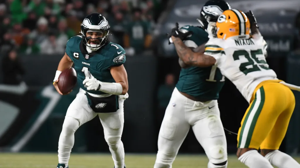 Eagles Dominate Green Bay Packers